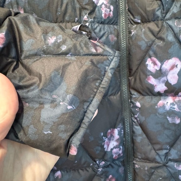 Volcom Floral Iris Black Quilted Women's Jacket Mid-Length with Pockets / large - Picture 6 of 13